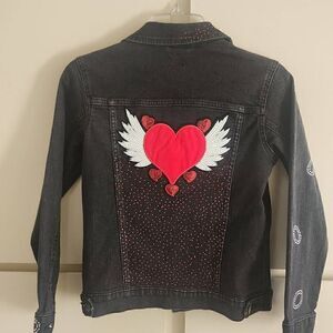 Wonder Nation Girls Upcycled "Love in Flight" Black Denim Jacket, S. L(10-12)